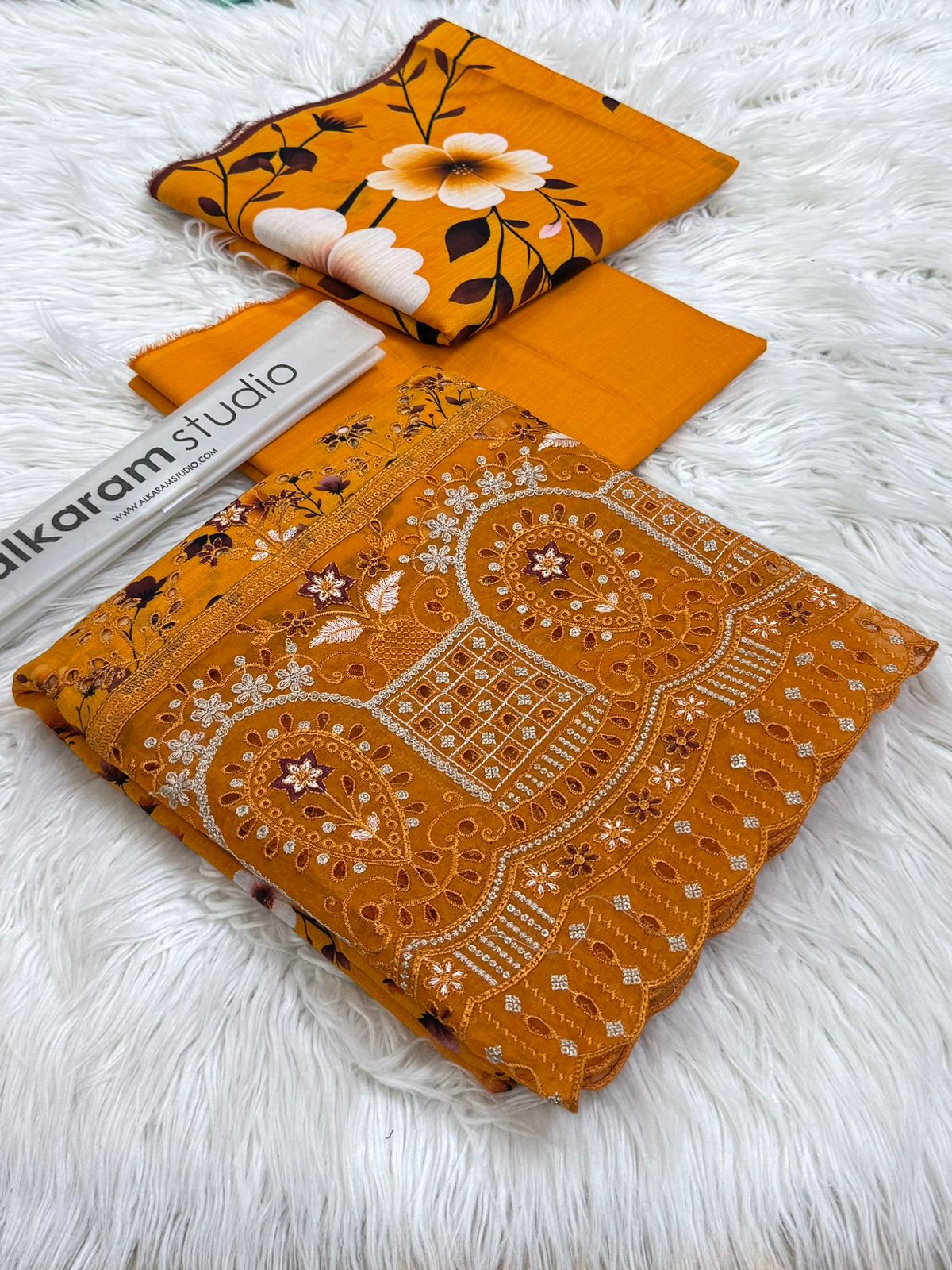 3 PC Doria Lawn Suit – Summer Collection - 5571